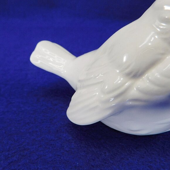 Vintage Goebel White Porcelain Bird Figurine With Gold Accents W. Germany - Picture 8 of 11